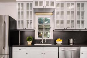 The Charlie West Hollywood - Suite Amenities