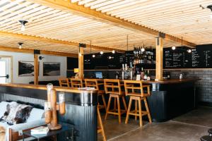 The Coachman Hotel - Unwind at the Amenities