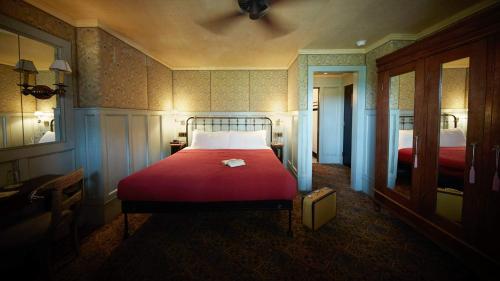 The Jane Hotel - Room Amenities
