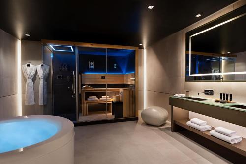 The Pantheon Iconic Rome Hotel, Autograph Collection - Amenities and Facilities