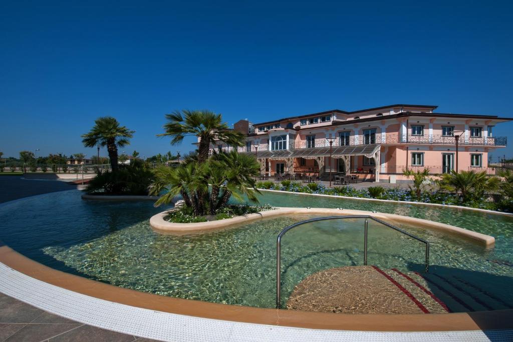 The Phoenix Hotel & Resort Review