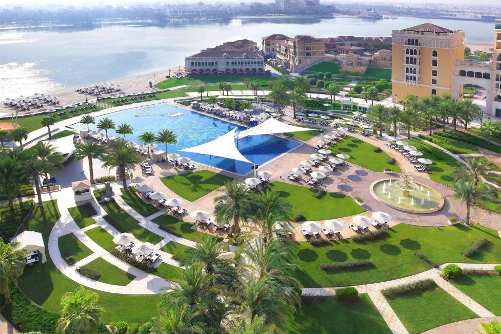 The Ritz-Carlton Abu Dhabi, Grand Canal Review