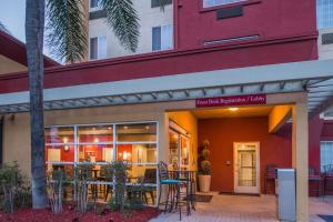 TownePlace Suites by Marriott Anaheim Maingate Near Angel Stadium - In-Room Amenities and Comforts