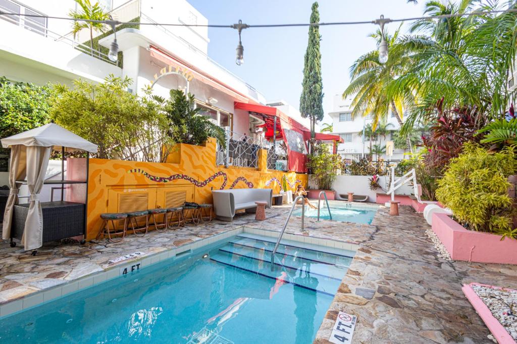 Traveler Miami Review