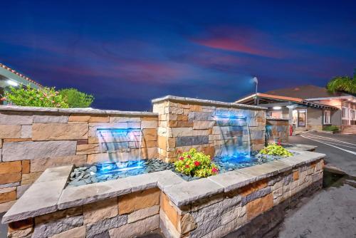 Travelers Inn Williams, CA Modern Renovated Hotel - Guest Ratings and Reviews