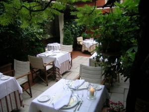 Villa Abbazia Relais & Chateaux - Dining Options