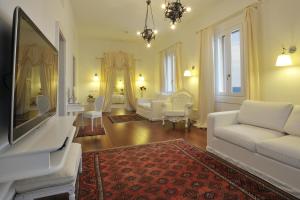 Villa Las Tronas Hotel & SPA - Nearby Attractions