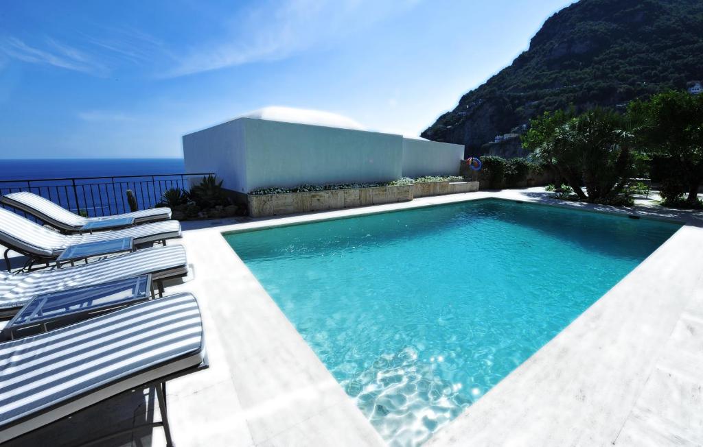 Villa Magia Review