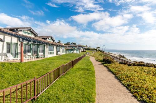 Wave Crest Resort - Outdoor Facilities
