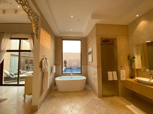 Western Hotel - Madinat Zayed - Guest Experiences