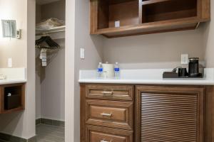 Woodcrest Hotel Cupertino - Thoughtful Accommodations
