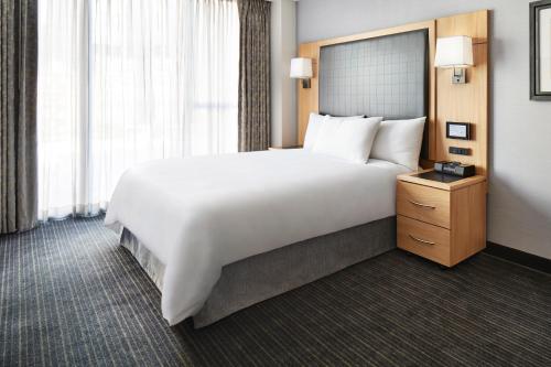 World Center Hotel - Amenities and Facilities