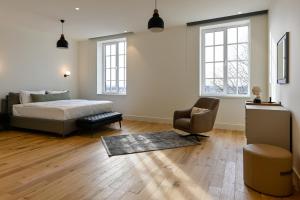12A, Luxury & Unique - Cinema Hall - Terrace - View - Checking In and Out