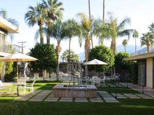 7 Springs Inn & Suites - Check-in and Check-out