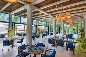 Anantara World Islands Dubai Resort - Dining Experiences