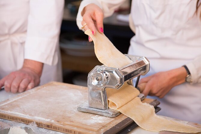 Authentic Fettuccine and Marinara With Chef Anthony - Dining Experience
