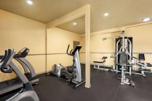 Baymont by Wyndham Monterey Park - Guest Room Features