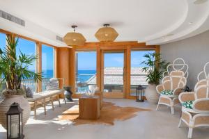 Beach Terrace - Parking and Health Measures