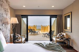 Beachhouse Hotel - Dining Experiences