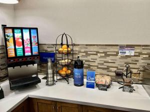 Best Western Country Inn - Dining and Breakfast