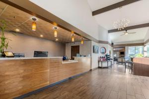 Best Western Plus Forest Park Inn - Amenities and Facilities