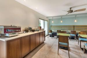 Best Western Plus Monterey Inn - Guest Experience