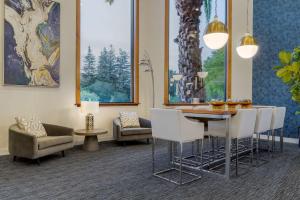 Best Western Plus Novato Oaks Inn - Dining Options