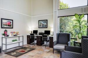 Best Western Plus Sonora Oaks Hotel and Conference Center - Location and Accessibility