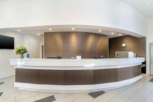 Best Western Posada Royale Hotel & Suites - Facilities and Services