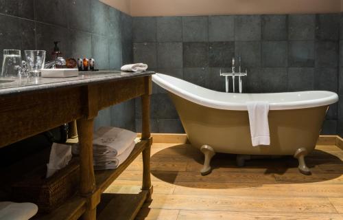 Bliss Boutique Hotel - Convenient Hotel Facilities