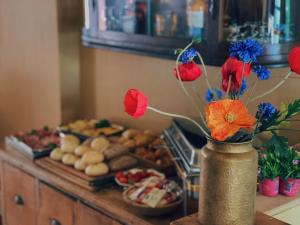 Boutique Hotel Bajoene - Facilities and Services