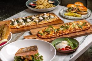 Burton House, Beverly Hills, A Tribute Portfolio Hotel - Guest Experience and Ratings