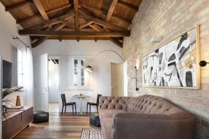 Casa Clat - Policies and Additional Information