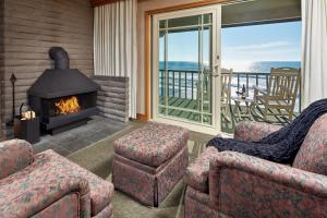 Cavalier Oceanfront Resort - Dining Options