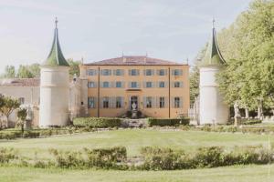Château De Fonscolombe - Frequently Asked Questions