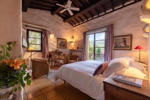 Château De Riell - Welcoming Policies and Amenities