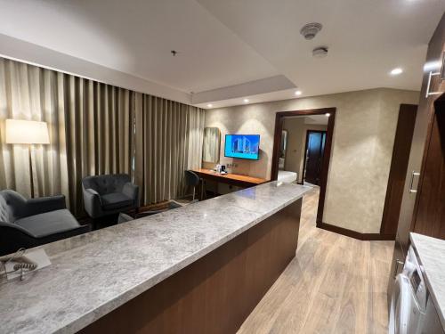City Seasons Suites - Neighborhood Attractions