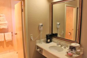 Columbus Inn - Room Features and Policies