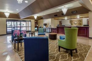 Comfort Suites - Inviting Guest Rooms