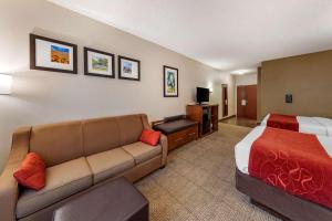Comfort Suites Near Six Flags Magic Mountain - Dining and Breakfast Options