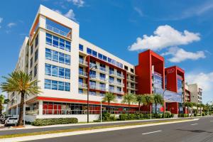 Costa Hollywood Beach Resort - An All Suite Hotel - Dining and On-site Restaurant