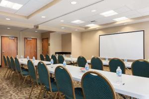 Country Inn & Suites by Radisson, Dixon, CA - UC Davis Area - Booking Policies and Requirements