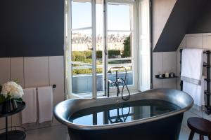 Cour Des Vosges - Evok Collection - Dining and Cuisine