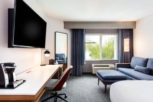 Courtyard by Marriott Anaheim Resort/Convention Center - Guest Experience and Reviews
