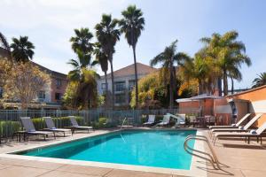Courtyard by Marriott Oakland Airport - Recreational and Wellness Facilities