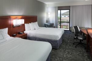 Courtyard by Marriott Santa Clarita Valencia - Policies and Check-In/Out Times
