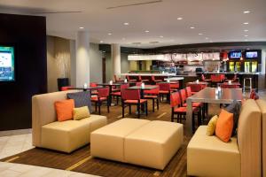 Courtyard Foothill Ranch Irvine East/Lake Forest - Dining and Restaurant Options