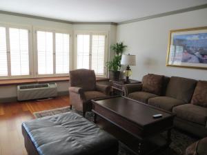 Cow Hollow Inn and Suites - Policies and Regulations