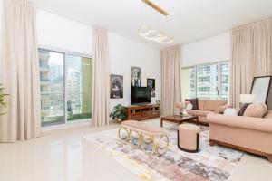 Cozy 2BR Delux Apartment in Dubai Marina - Dubai Marina Highlights