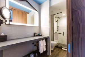 Crowne Plaza HY36 Midtown Manhattan, an IHG Hotel - Room Types and Features